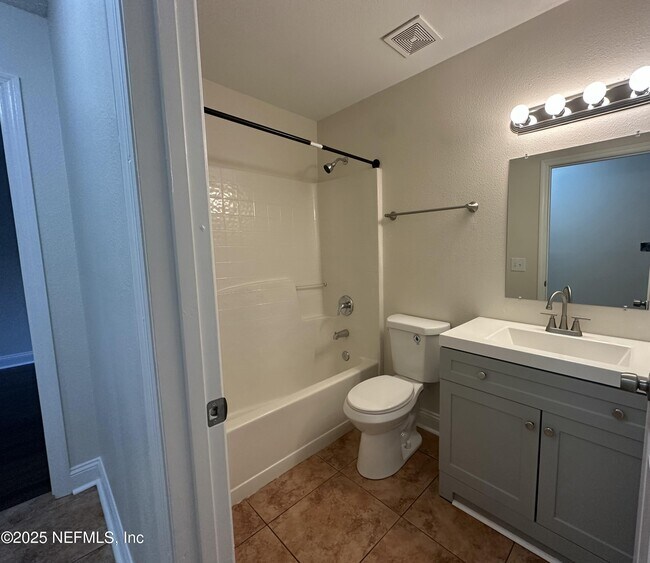 Foto del edificio - 7356 Spring Hill Rd