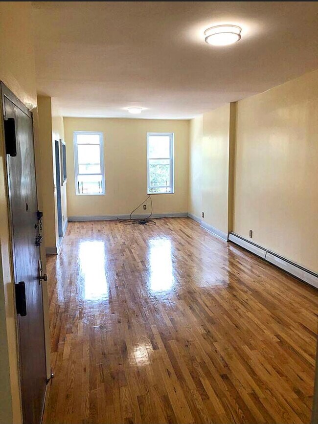 Building Photo - 1078 Rogers Ave