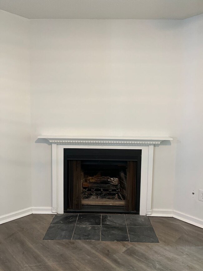 Foto del edificio - COMPLETELY RENOVATED Condo in West Ashley!