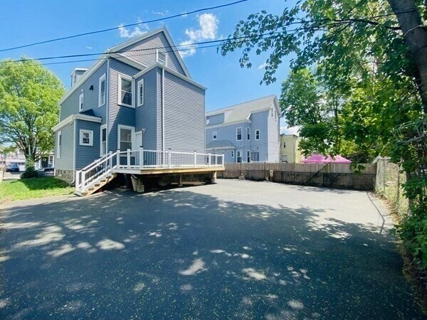 Foto del edificio - 85 Millet St