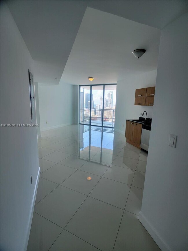 Building Photo - 350 S Miami Ave