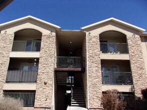 Building Photo - 984 N Centennial Park Dr