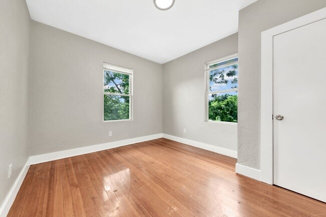 Building Photo - 71 Almont St