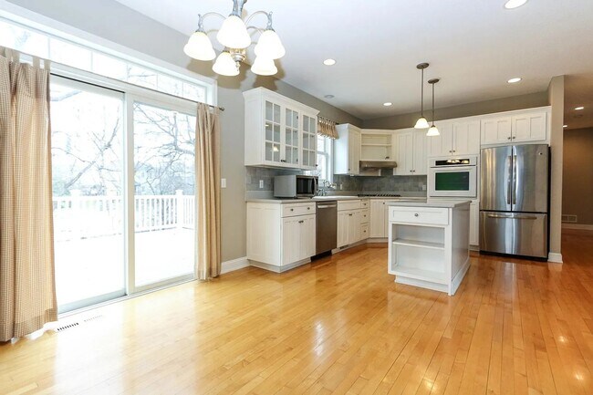 Foto del edificio - Rare 4 bed singe family super nice luxurio...