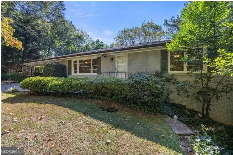 Foto principal - 535 Valley Ln NE