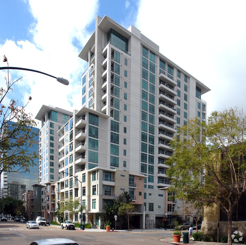 Acqua Vista Condominiums Apartments San Diego, CA