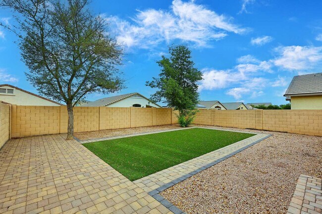 Foto del edificio - 36950 W Mondragone Ln