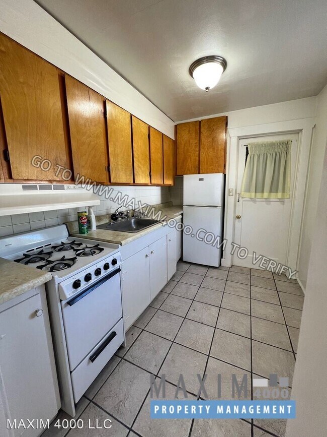 Foto del edificio - 1 br, 1 bath House - 744 GRAND AVENUE