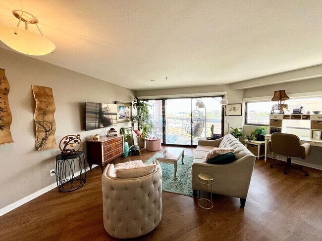 Foto del edificio - 100 Park Ave W