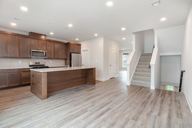 Building Photo - 10 Seover Wy