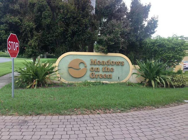 Foto del edificio - 915 Meadows Cir