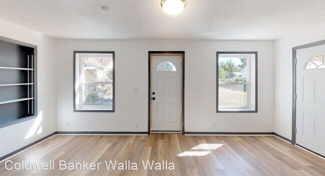 Building Photo - 1 br, 1 bath House - 1310 Umatilla Ave.