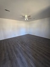 Building Photo - 302 St Leonard Dr