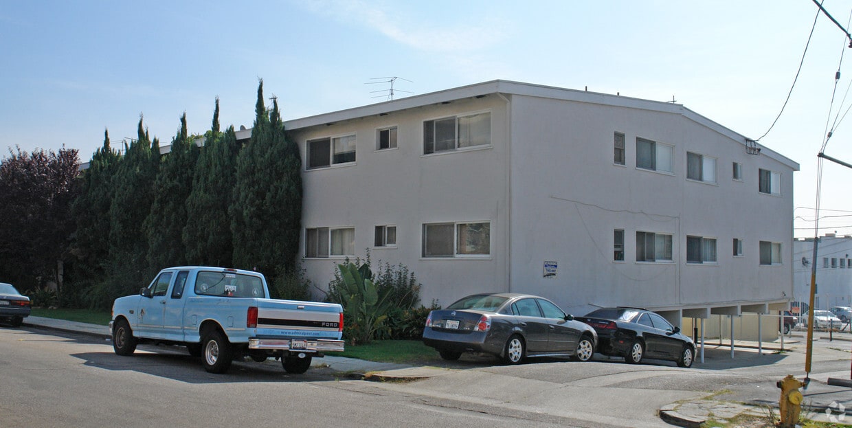 Building Photo - 10416 Irene St