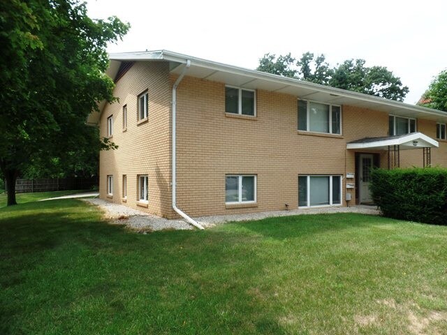 Primary Photo - 701 College Ave