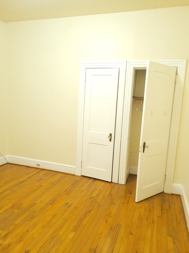 Building Photo - 30 S Prince St