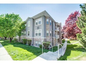 Building Photo - 504 N Seven Peaks Blvd