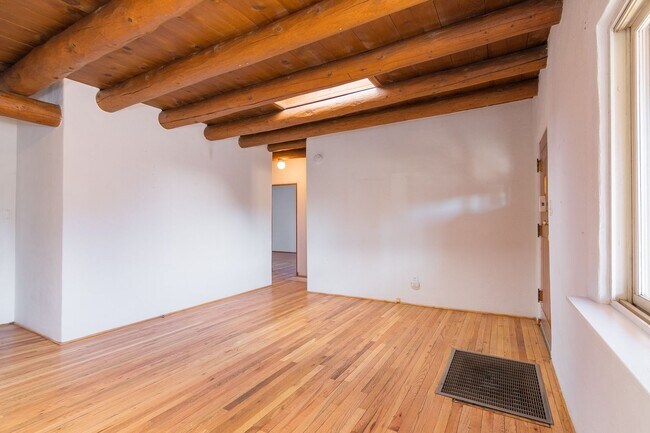 Foto del edificio - Santa Fe Traditional Home