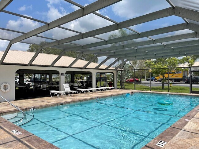 Foto del edificio - 26485 Rampart Blvd