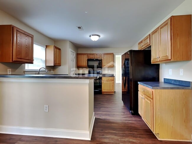 Building Photo - 205 Turner Greens Ct