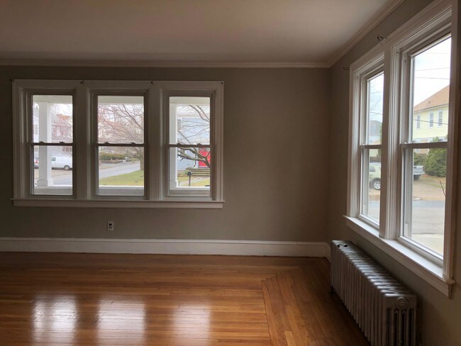 Building Photo - 2 bedroom in Cranston RI 02910