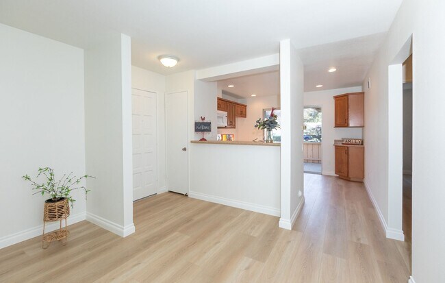 Foto del edificio - Clean and Ready Newport Model