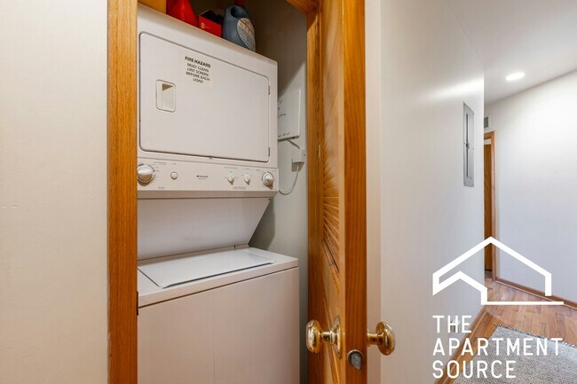 Foto del edificio - 1446 N Leavitt St