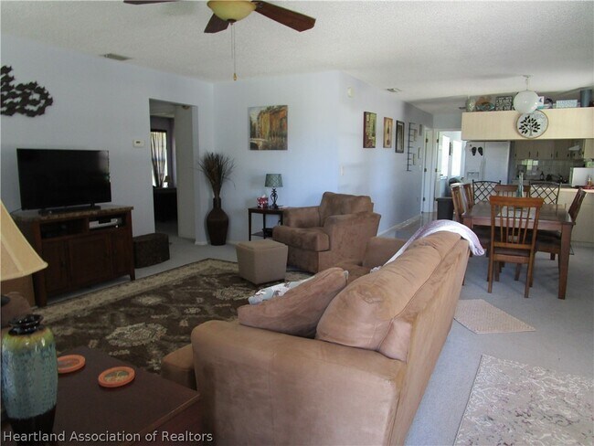 Foto del edificio - 125 Heather Ln