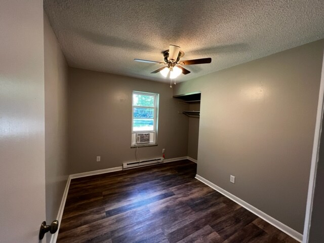 Foto del edificio - 5729 Hilltop Way