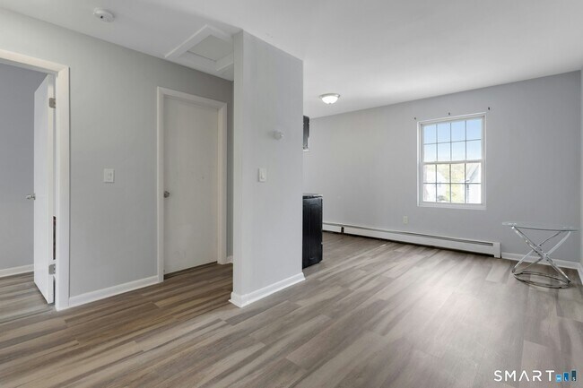 Foto del edificio - 614 Earl Ave