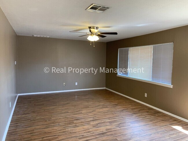 Building Photo - Southside of Fort Smith 3 bed 1 bath house...