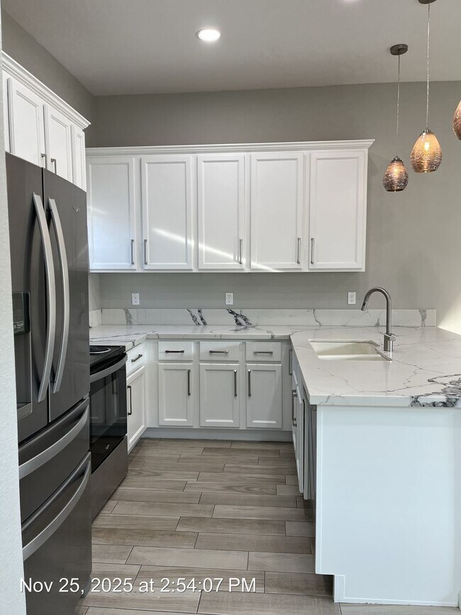 Foto del edificio - Beautiful Home on Multi-Property Parcel