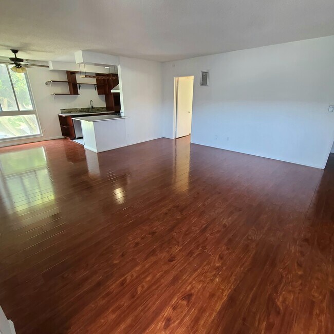 Foto del edificio - 8654 Falmouth Ave