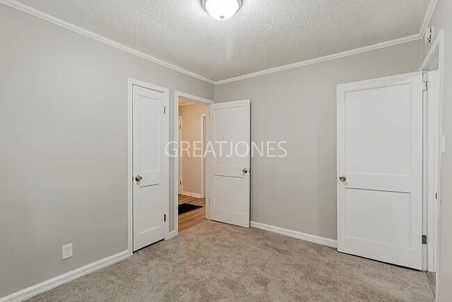 Building Photo - 1324 Macon Ave