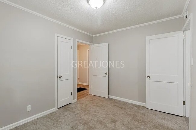 Foto del edificio - 1324 Macon Ave