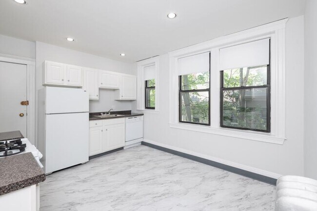 Building Photo - 2 bedroom in Boston MA 02135