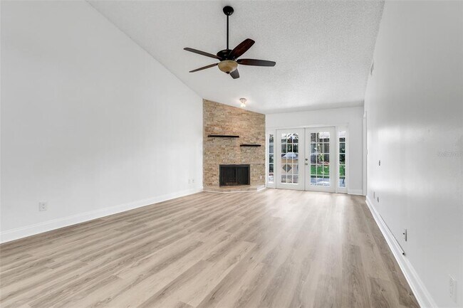 Foto del edificio - 962 Wildflower Way