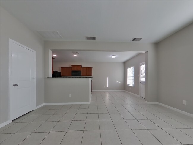 Building Photo - 916 American Monarch Dr