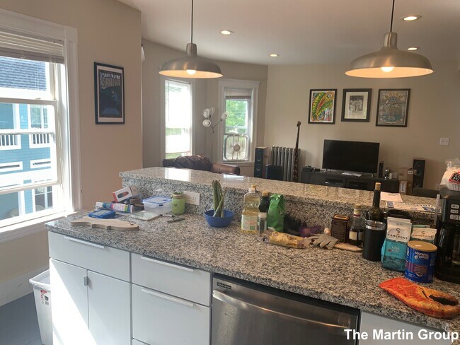 Foto del edificio - 102 Morrison Ave