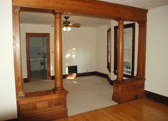 Building Photo - 1427 Williamson St