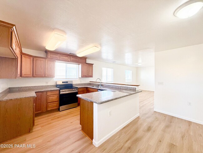 Foto del edificio - 430 W Lake Louise Rd