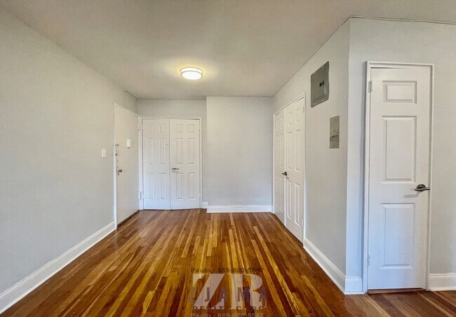 Foto del edificio - 130 E 18th St