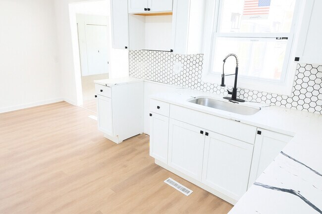 Foto del edificio - 1317 Fairview Ave