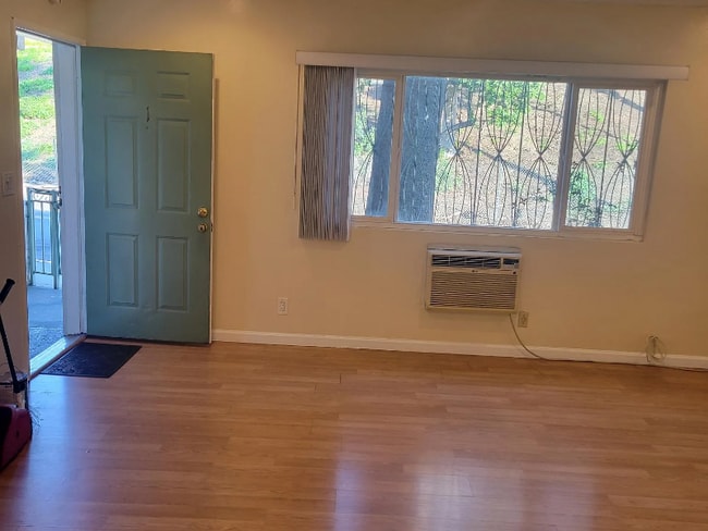 Foto del edificio - 345 Gertrude St