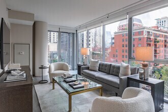 Building Photo - Residences at 8 East Huron