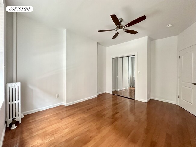 Foto del edificio - 326 E 93rd St