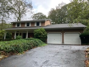 Building Photo - 2622 Roanoke Ave