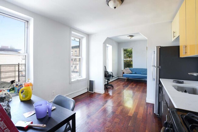 Building Photo - 314A Chauncey St