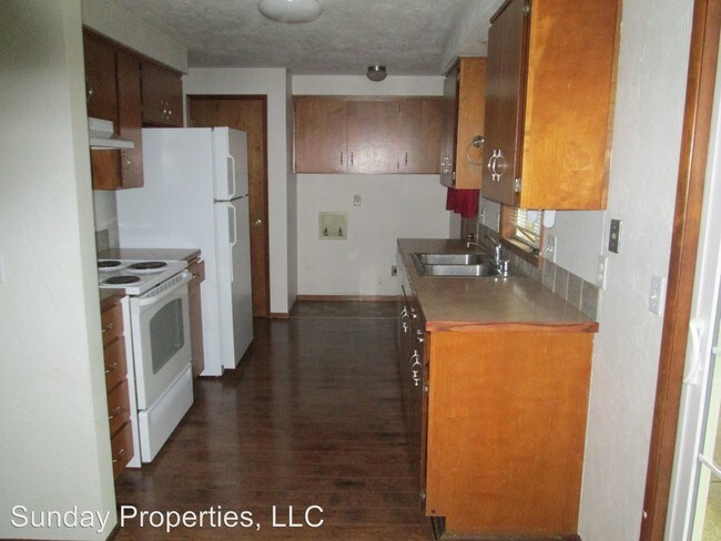 Building Photo - 1802 Four Oaks Grange Rd