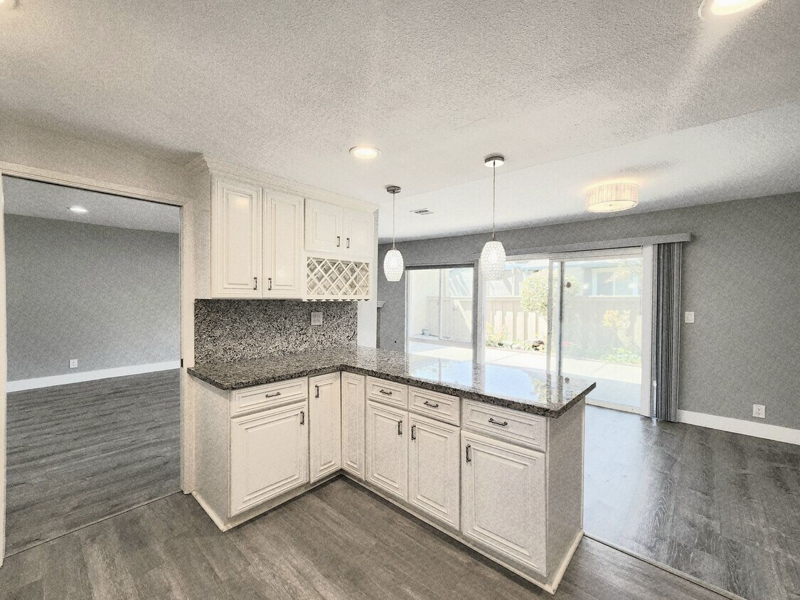 Primary Photo - Spacious 4 bedroom in Foster City